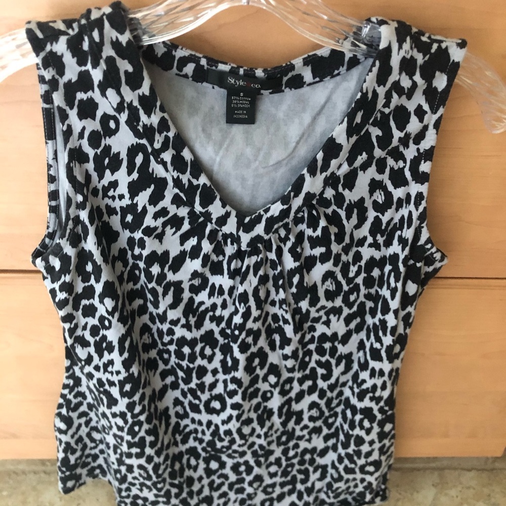 Style & Co sleeveless shirt
